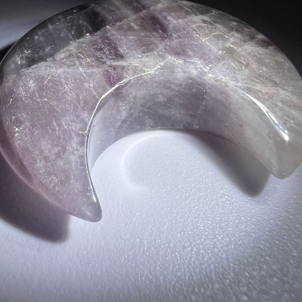 Amethyst Crystal‎ Crescent Moon Carving Meditation Stone - Picture 3 of 9